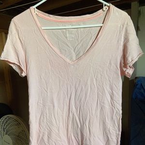 Pale pink American Eagle V-Neck. Medium.